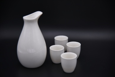 酒壶与酒杯