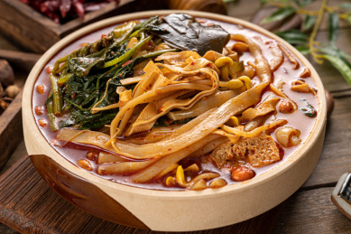 餐盘里的麻辣烫