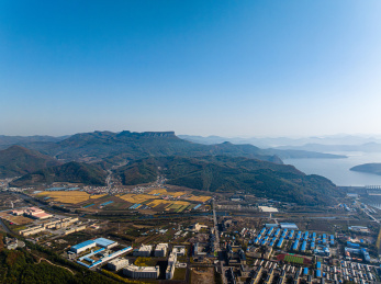 中国辽宁本溪桓仁县城航拍