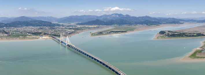 航拍浙江温州乐清湾大桥