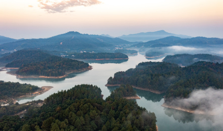 航拍湖南长沙泉水冲森林公园日出和乡村景观