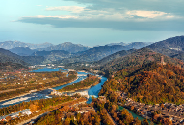 中国四川成都都江堰水利工程冬季全景航拍图_站酷海洛_正版图片_视频