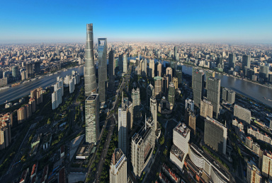 中国上海浦东陆家嘴金融城航拍建筑风光