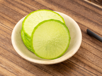 火锅素食类食材大份的萝卜片