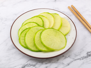 火锅素食类食材大份的萝卜片