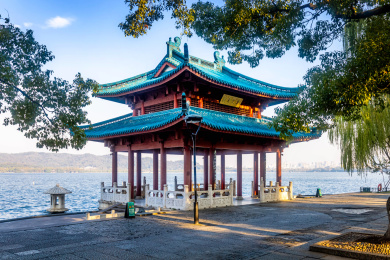 杭州西湖柳浪闻莺公园翠光亭