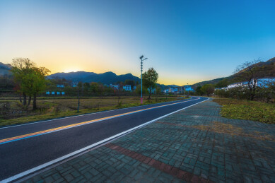 中国湖北黄冈市罗田錾字石村