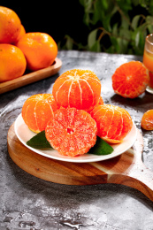 深底上的新鲜红桔