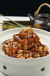 砂锅卤汁花蛤肉烧油煎豆腐