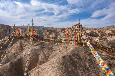 中国甘肃张掖肃南祁丰乡文殊寺前山景区航拍