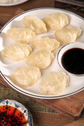 木底上的鲅鱼水饺