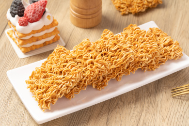 盘子上的干脆面