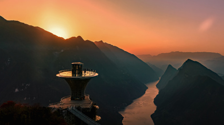中国湖北巴东长江三峡巫峡深秋风光
