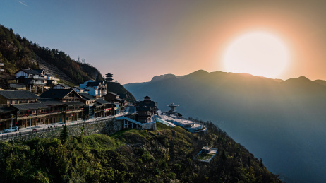 中国湖北巴东长江三峡巫峡深秋风光