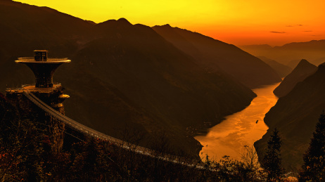 中国湖北巴东长江三峡巫峡深秋风光