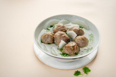 一碗清淡美味的白萝卜牛肉丸汤