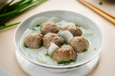 一碗清淡美味的白萝卜牛肉丸汤
