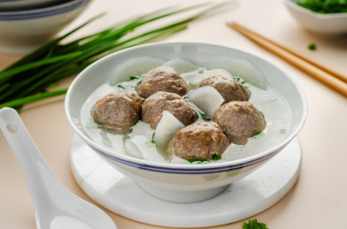 一碗清淡美味的白萝卜牛肉丸汤