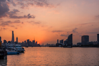 上海黄浦江太阳落上时的江景