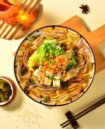 酸辣金汤五谷渔粉