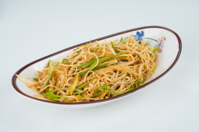  葱拌豆腐丝 