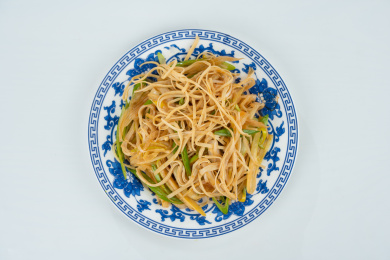  葱拌豆腐丝 