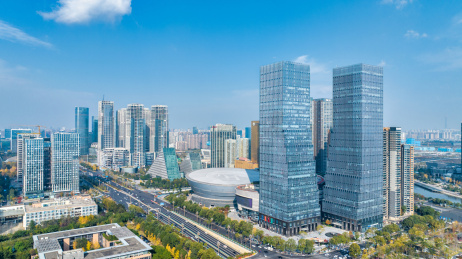 成都市天府大道边的招商大魔方建筑群