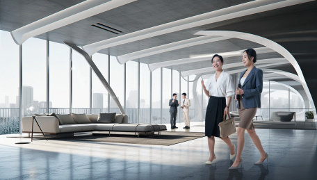 商务女士边走边交谈