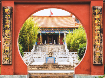 远观虚宁寺的天王殿