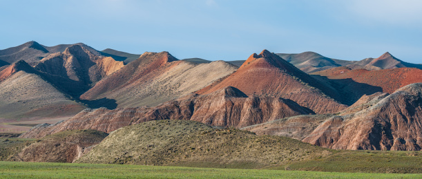 中国新疆昌吉市S101省道百里丹霞风光