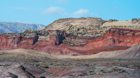 中国新疆昌吉市S101省道百里丹霞风光