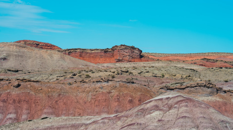 中国新疆昌吉市S101省道百里丹霞风光