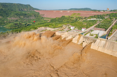 中国河南洛阳市济源市黄河小浪底水库排沙