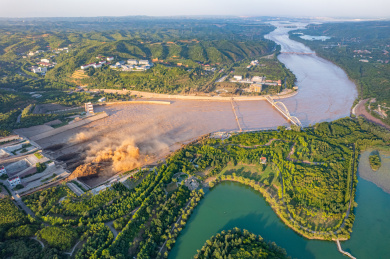 中国河南洛阳市济源市黄河小浪底水库排沙