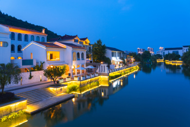 浙江杭州湘湖金融镇风情特色小镇建筑夜风光