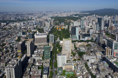 中国广东广州人民公园航拍城市建筑风光