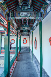 中国古典园林建筑彩绘游廊
