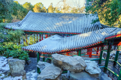 中国古典园林建筑彩绘游廊
