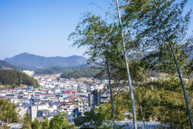 江西南昌梅岭风景区的山村小镇