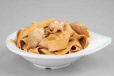  拌鸡腿豆皮 