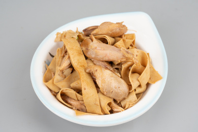  拌鸡腿豆皮 