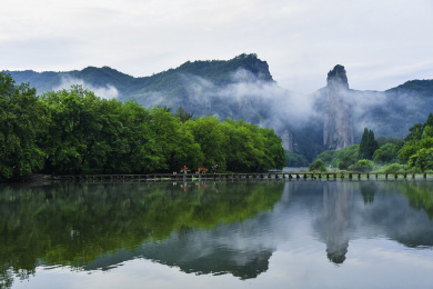 浙江省缙云仙都鼎湖峰晨景