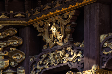 中国古建筑中的漆金贴金装饰构件