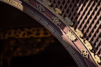 中国古建筑中的漆金贴金装饰构件