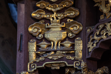 中国古建筑中的漆金贴金装饰构件