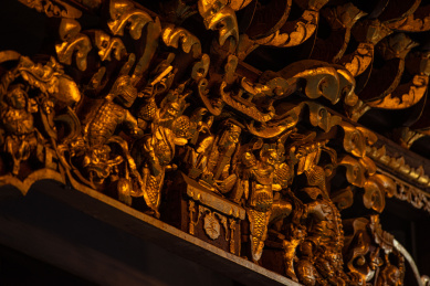 中国古建筑中的漆金贴金装饰构件