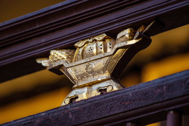 中国古建筑中的漆金贴金装饰构件