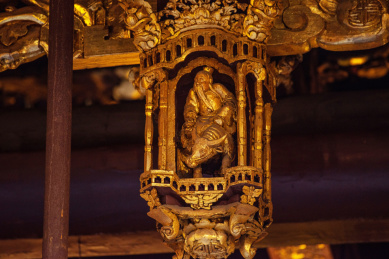 中国古建筑中的漆金贴金装饰构件