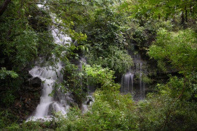山东枣庄山亭区葫芦套景区清澈的山泉