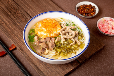 牛肉牛杂汤米粉